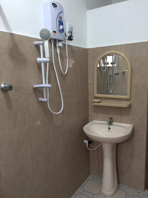 Yaarl Holiday Inn Jaffna Bagian luar foto