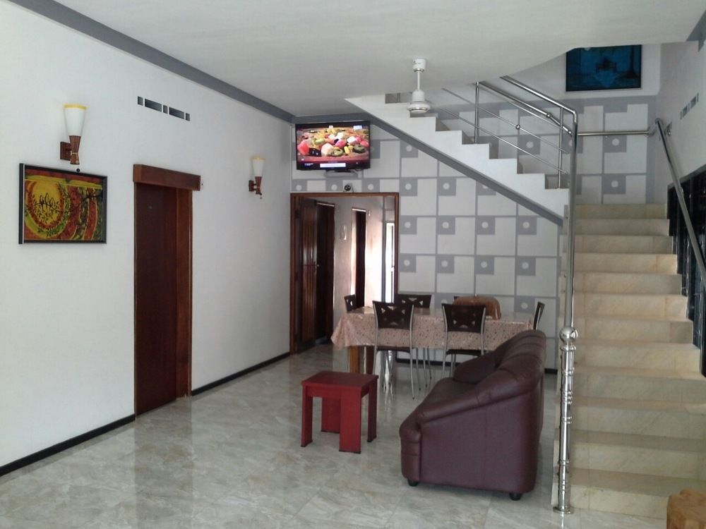 Yaarl Holiday Inn Jaffna Bagian luar foto