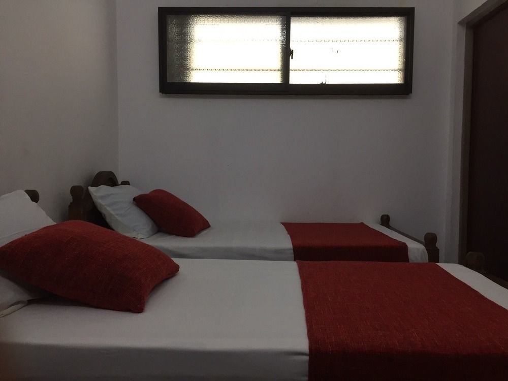 Yaarl Holiday Inn Jaffna Bagian luar foto