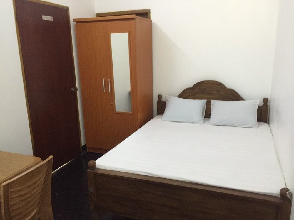 Yaarl Holiday Inn Jaffna Bagian luar foto