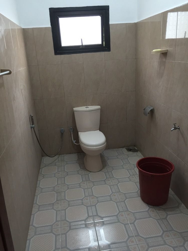 Yaarl Holiday Inn Jaffna Bagian luar foto